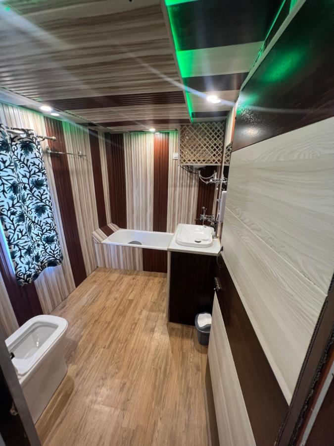 فندق Aristotle Group Of Houseboats & Transportation Srīnagar المظهر الخارجي الصورة