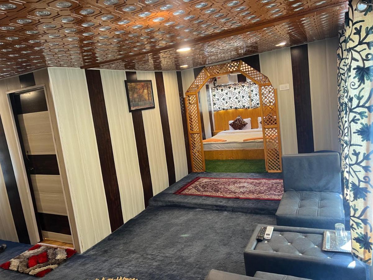 فندق Aristotle Group Of Houseboats & Transportation Srīnagar المظهر الخارجي الصورة