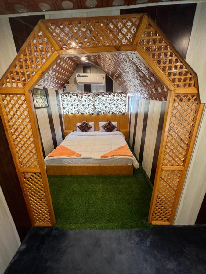 فندق Aristotle Group Of Houseboats & Transportation Srīnagar المظهر الخارجي الصورة