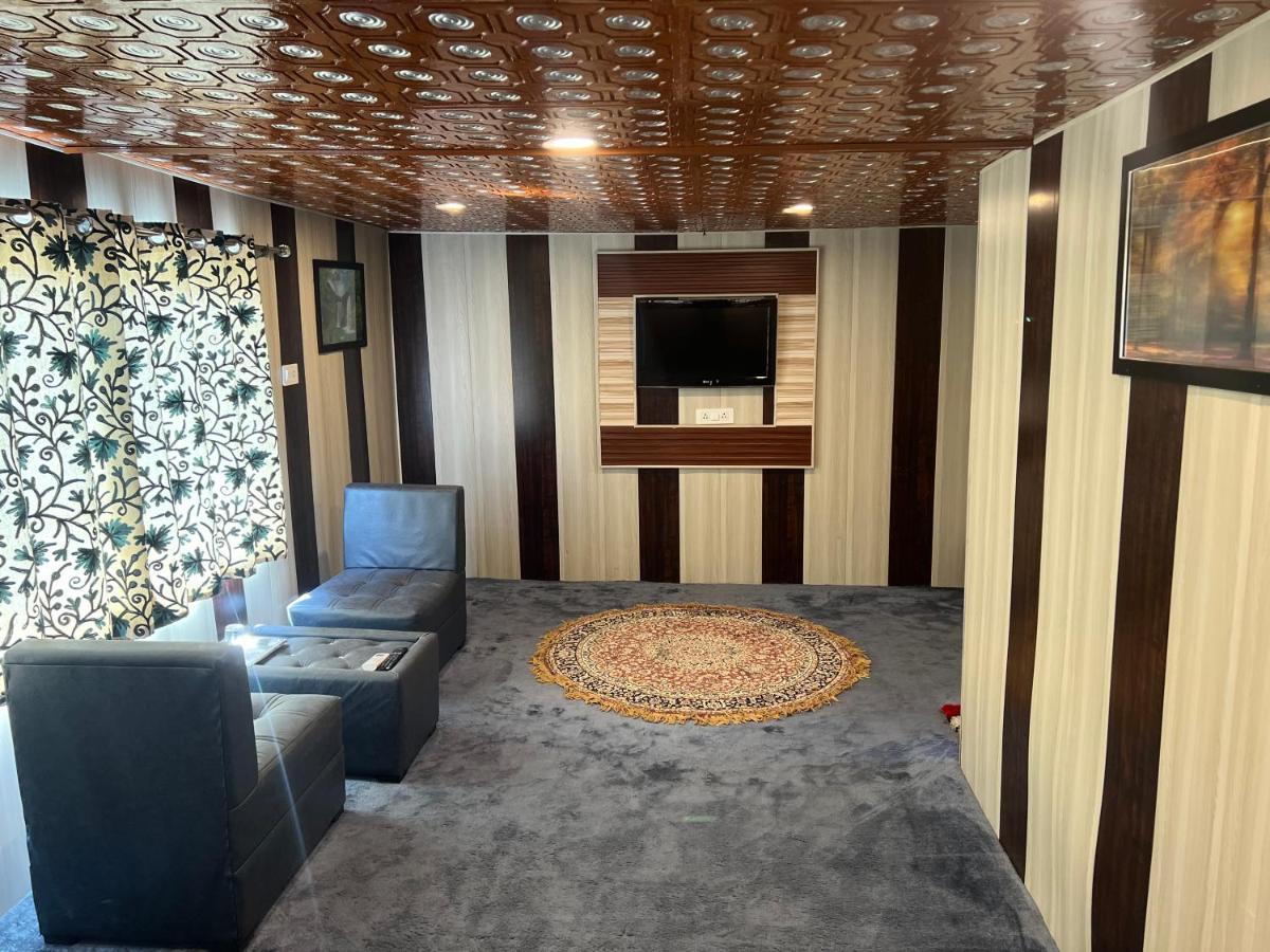 فندق Aristotle Group Of Houseboats & Transportation Srīnagar المظهر الخارجي الصورة