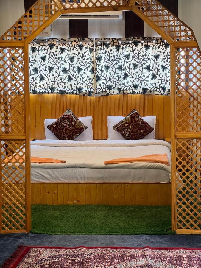 فندق Aristotle Group Of Houseboats & Transportation Srīnagar المظهر الخارجي الصورة