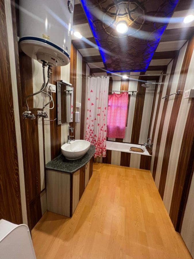 فندق Aristotle Group Of Houseboats & Transportation Srīnagar المظهر الخارجي الصورة