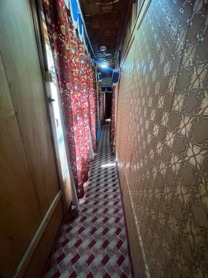 فندق Aristotle Group Of Houseboats & Transportation Srīnagar المظهر الخارجي الصورة